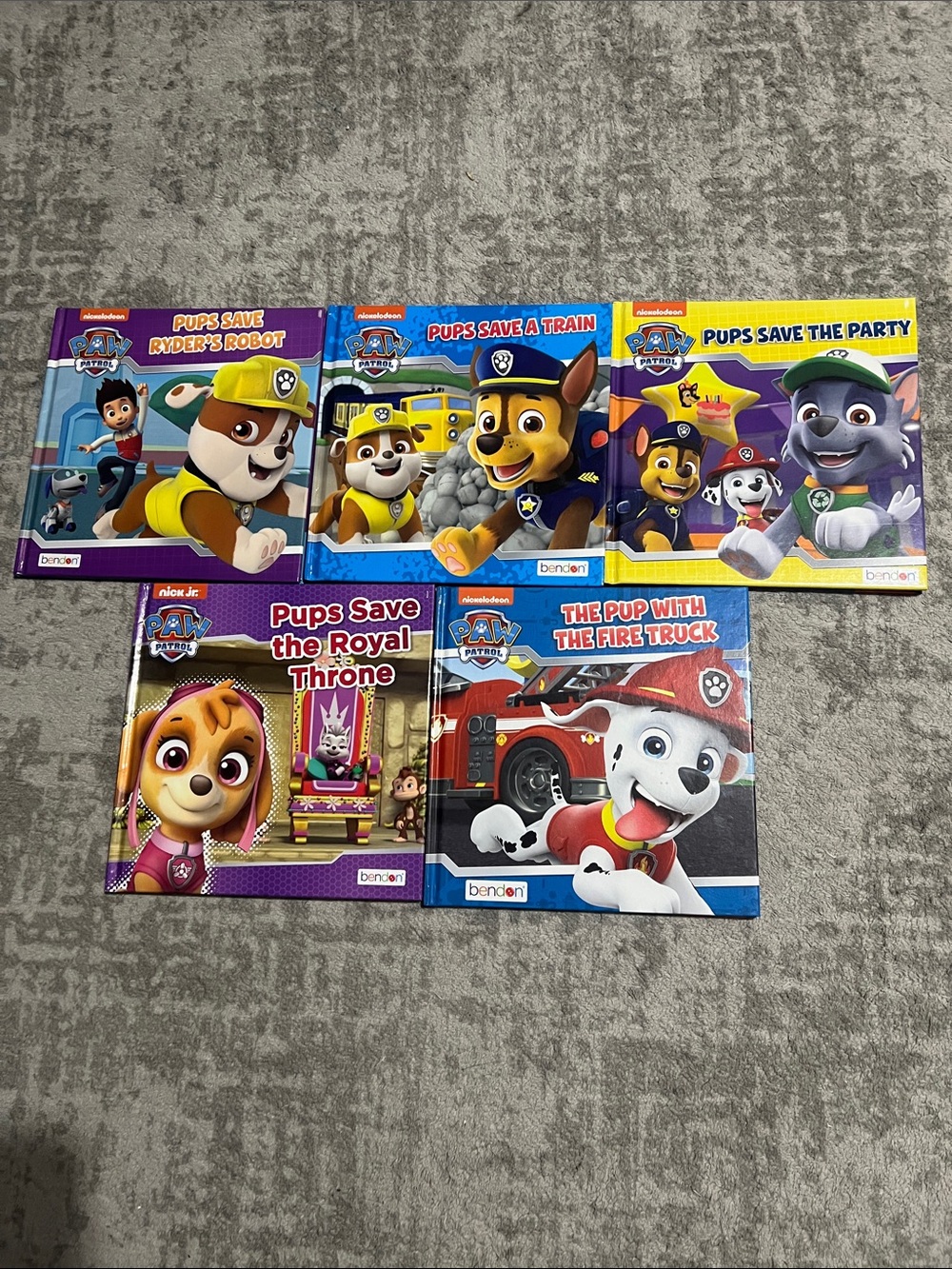 🔥4/20! Bundle of 5 hardcover paw patrol short book.